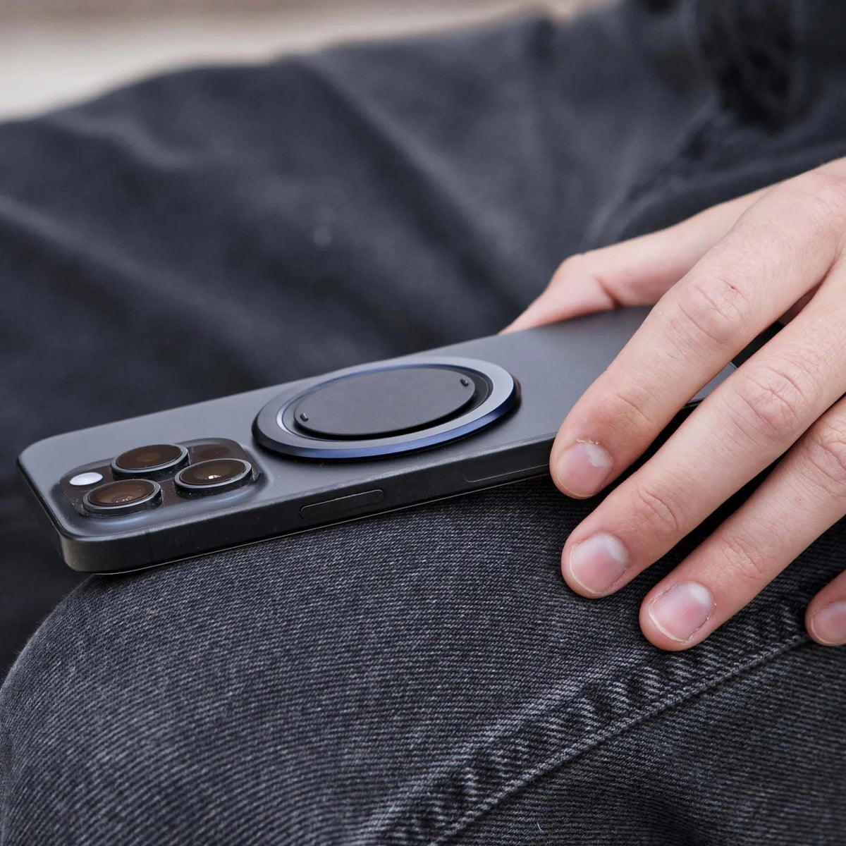 Glaze Grip — MagSafe-Compatible Magnetic Ring Stand