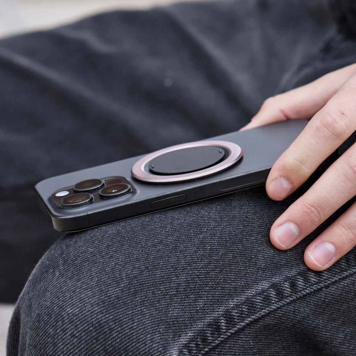Glaze Grip — MagSafe-Compatible Magnetic Ring Stand