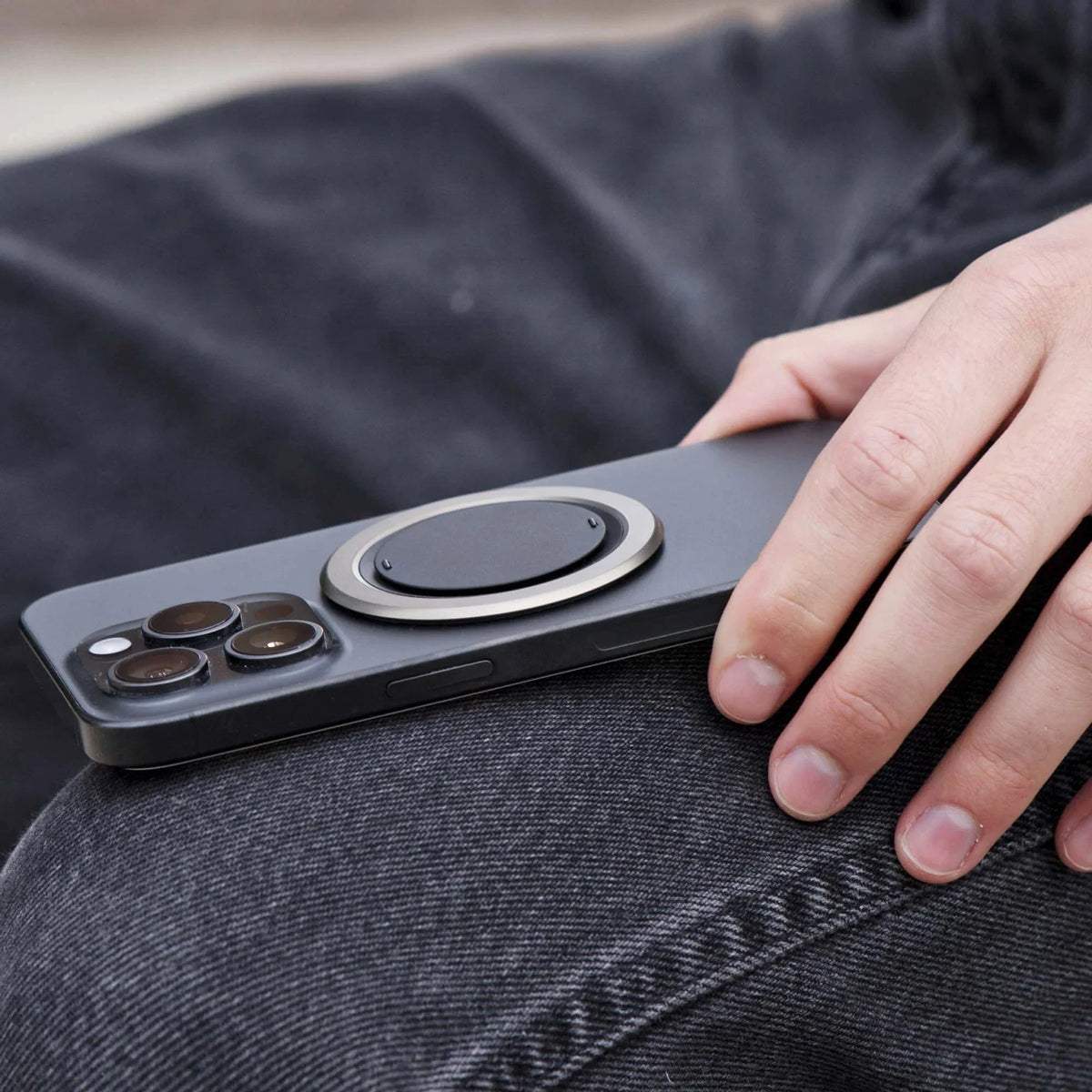 Glaze Grip — MagSafe-Compatible Magnetic Ring Stand